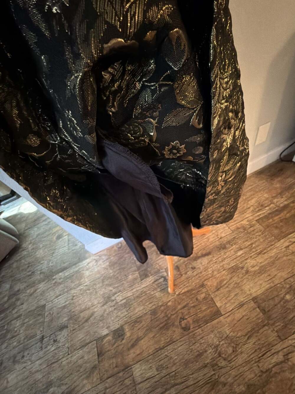 Luxe by Carmen Marc Valvo Gold Black Floral Jacquard Fit and Flare Dress Size 10 - Picture 8 of 10